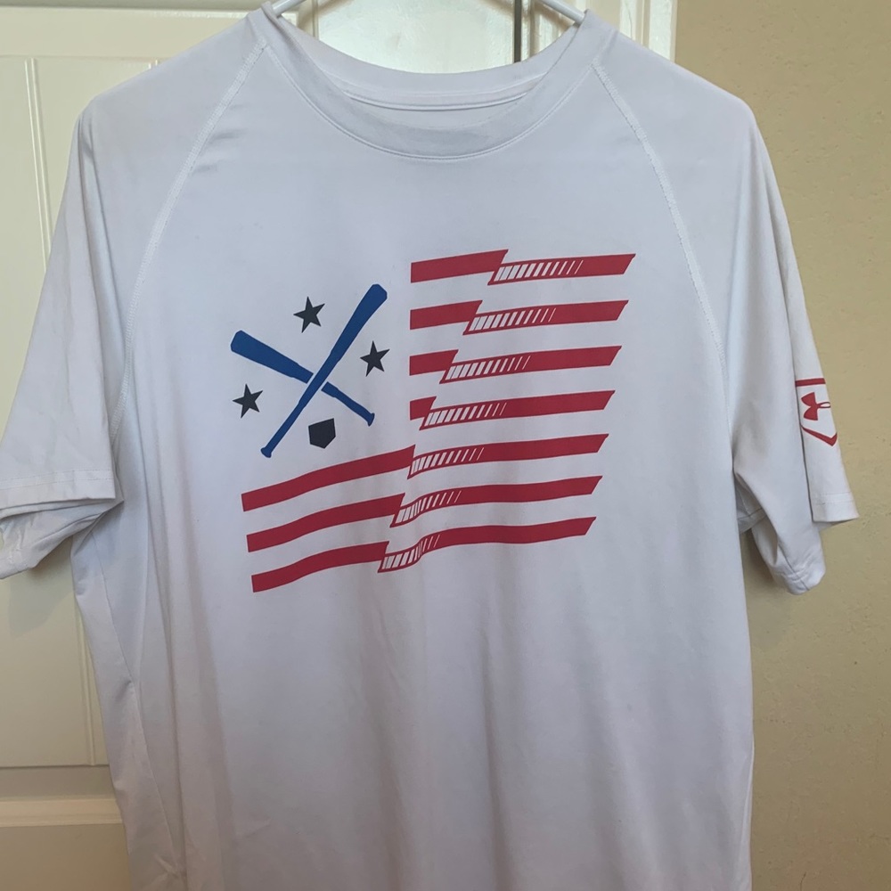 Men’s Under Armor baseball dry fit shirt
